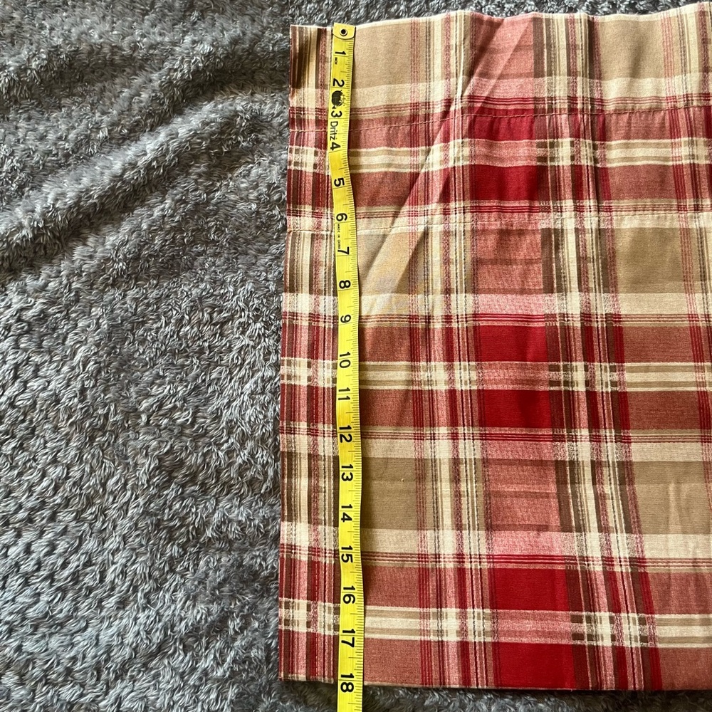 Red and Tan window valances - Picture 4 of 6